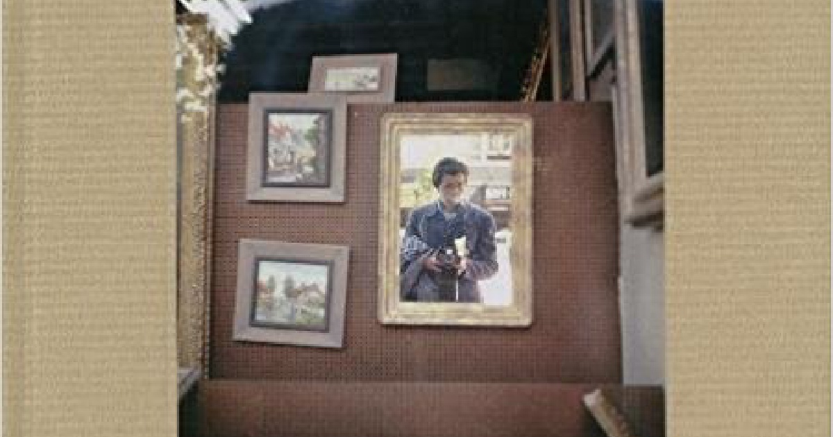 Publication: Vivian Maier | Self-Portraits | Les Douches la Galerie